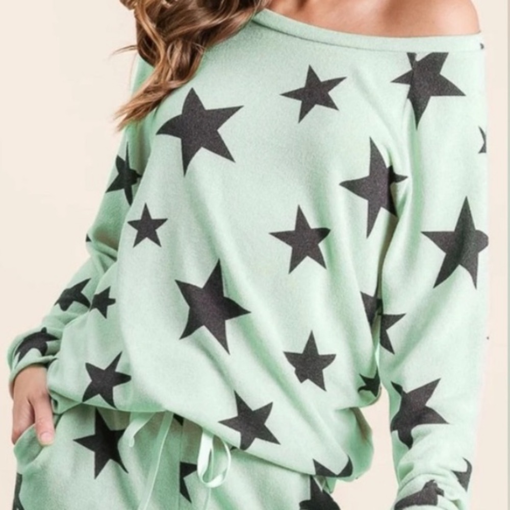 🟠NWT BIBI Sweater Knit Top and Bottom Set in Sage/Star Print